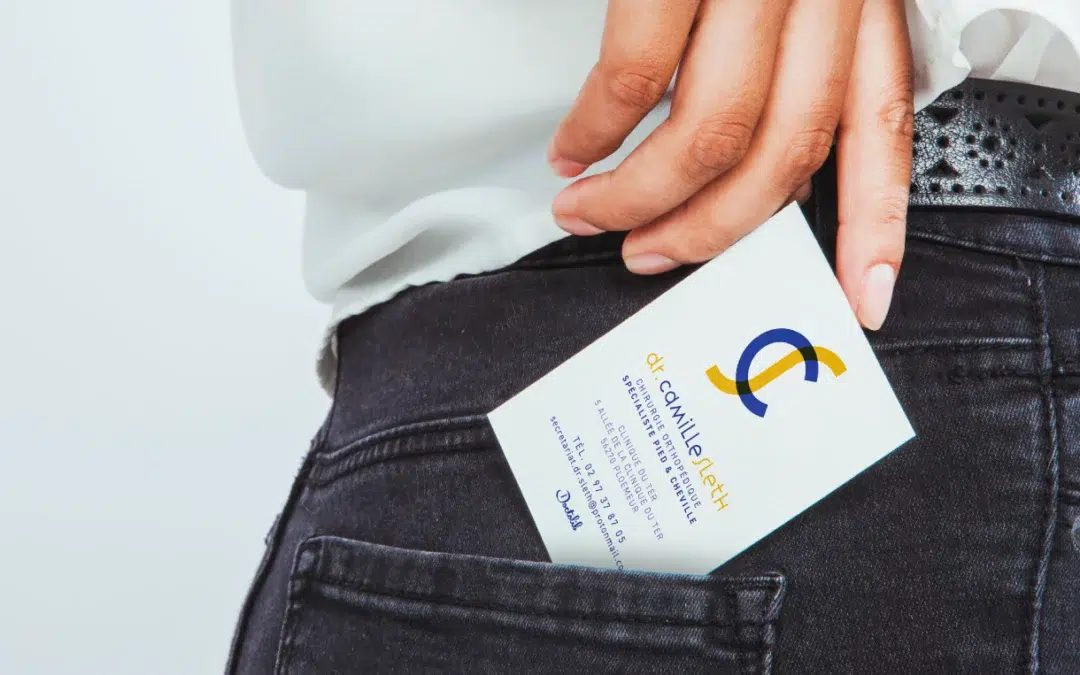 Exemple de création logo minimaliste. Graphiste & webdesigner à Montpellier. Identité visuelle, Carte de visite