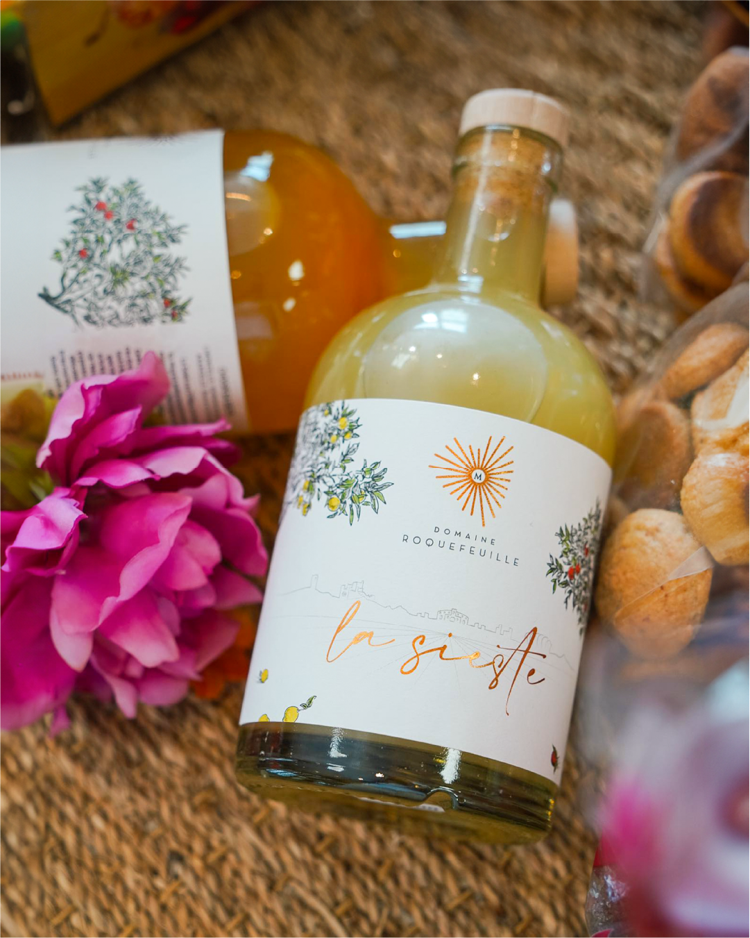 Création identité visuelle et Packaging - Domaine Roquefeuille, boutille de Limoncello