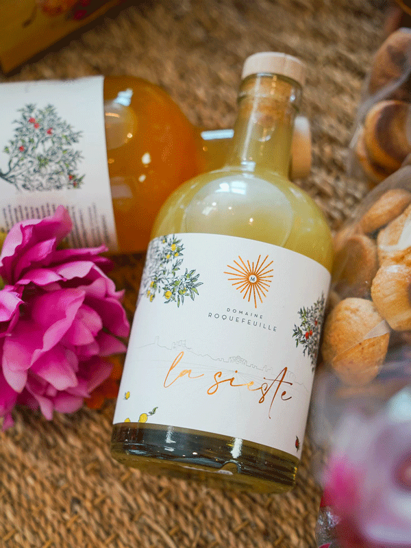 Création identité visuelle et étiquette adhésive pour Limoncello Domaine Roquefeuille Création identité visuelle et étiquette adhésive pour Limoncello